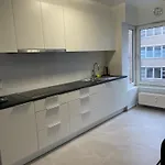Apartamento Comfortable 2-bedroom In The Centre Of T93