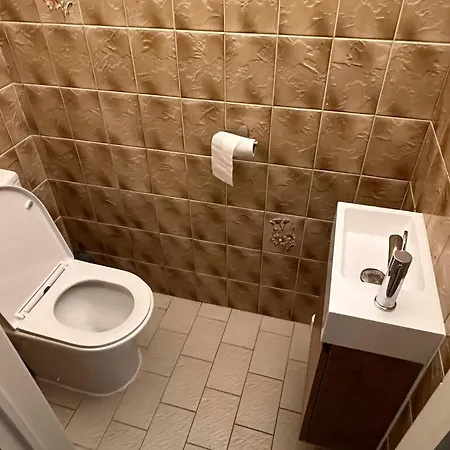 Comfortable 2-bedroom In The Centre Of T93