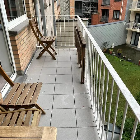 Apartment Comfortable 2-bedroom In The Centre Of T93 *