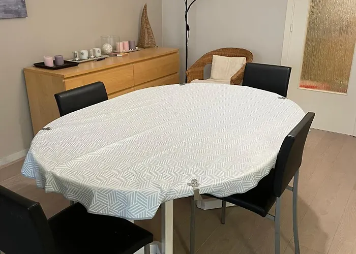 Comfortable 2-bedroom In The Centre Of T93 Apartamento *