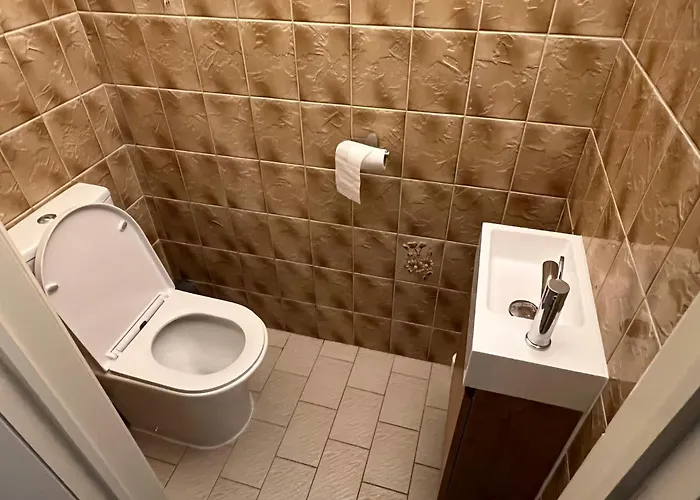 Comfortable 2-bedroom In The Centre Of T93