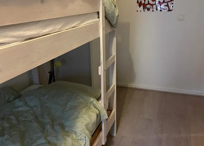 Comfortable 2-bedroom In The Centre Of T93 *